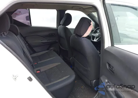 2018 Nissan Kicks S z USA, uszkodzony, nr VIN 3N1CP5CU1JL525290